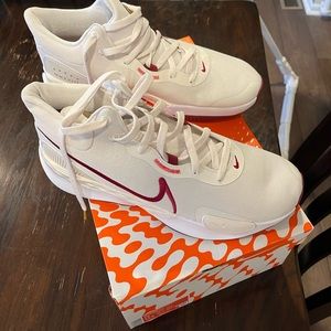 Nike Elevate 3 basketball shoes